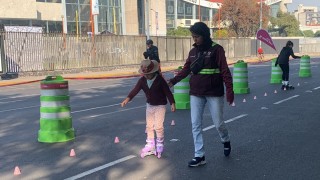 Se realizan clases de patinaje y skate en la Ciudad de México